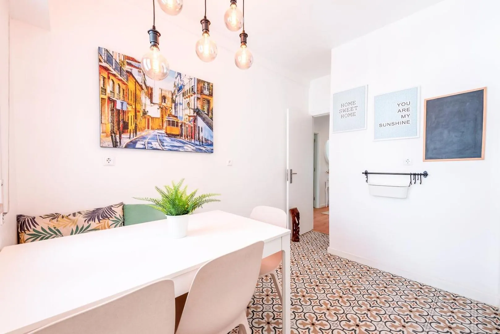 Guestready - Vibrant 2Br Apartment Лиссабон Португалия