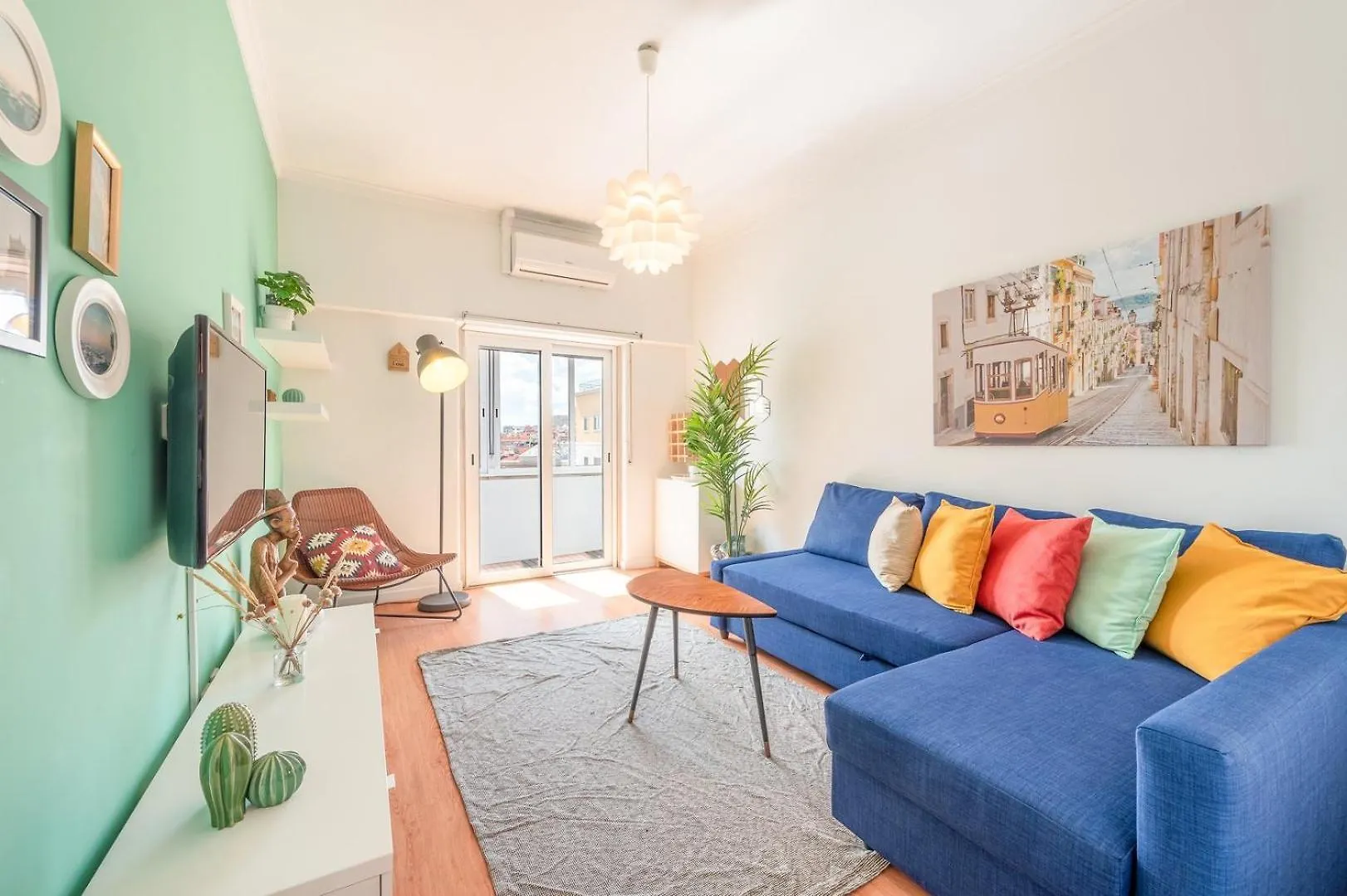 Guestready - Vibrant 2Br Apartment Лиссабон Португалия